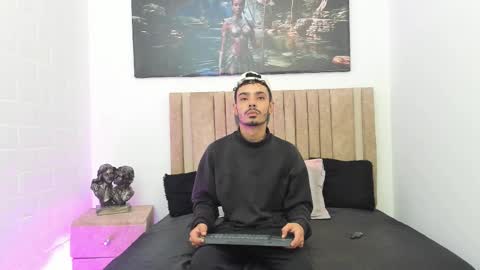 Evans  online show from 11-04-25, 04:22