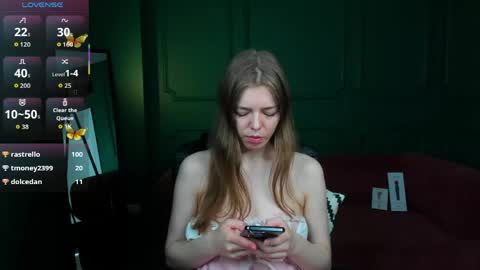 Snapshot of tina_tayllor__ chatting on 06-08-26, 01:28 tina_tayllor__ online show from 06-08-26, 01:28