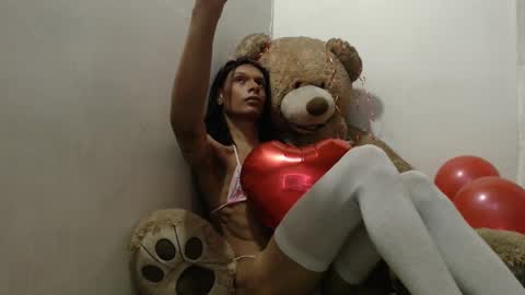 Snapshot of tinaa_williams chatting on 02-14-25, 06:51 tinaa_williams online show from 02-14-25, 06:51