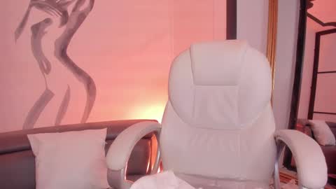 Snapshot of tinaajones_ chatting on 02-16-25, 07:49 Tina  online show from 02-16-25, 07:49