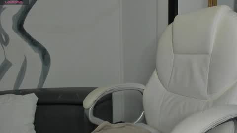 Snapshot of tinaajones_ chatting on 03-11-25, 08:41 Tina  online show from 03-11-25, 08:41