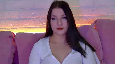 TinaBurton online show from 11-18-25, 05:01