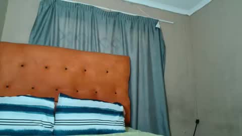 tinagiant online show from 04-22-26, 06:05