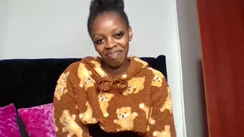 Snapshot of tinashe004 chatting on 05-16-26, 12:40 tinashe online show from 05-16-26, 12:40