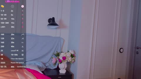Snapshot of tinasiner chatting on 12-10-24, 02:50 tinasiner online show from 12-10-24, 02:50