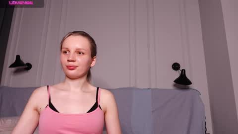 Snapshot of tinasiner chatting on 02-10-25, 05:19 tinasiner online show from 02-10-25, 05:19