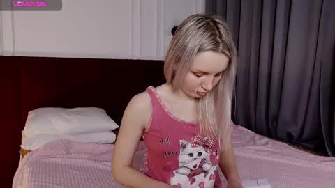 Snapshot of tinasiner chatting on 02-23-25, 02:04 tinasiner online show from 02-23-25, 02:04