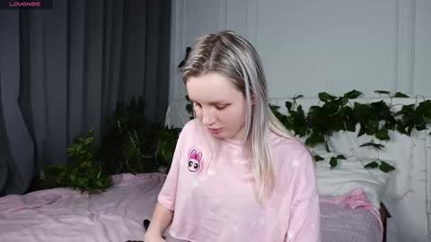 Snapshot of tinasiner chatting on 03-12-25, 05:38 tinasiner online show from 03-12-25, 05:38