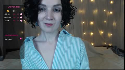 Snapshot of tinawincee chatting on 12-19-24, 08:13 Tina online show from 12-19-24, 08:13