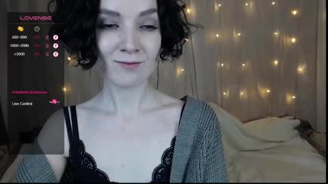 Snapshot of tinawincee chatting on 01-08-25, 08:06 Tina online show from 01-08-25, 08:06