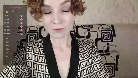 Snapshot of tinawincee chatting on 10-02-25, 05:14 Tina online show from 10-02-25, 05:14