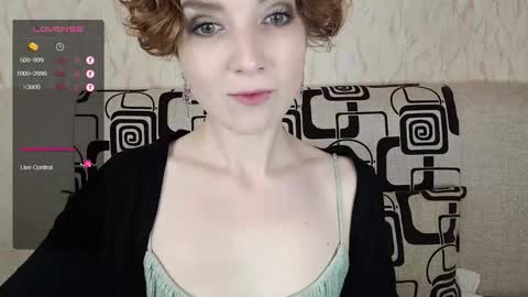 Snapshot of tinawincee chatting on 10-13-25, 04:45 Tina online show from 10-13-25, 04:45