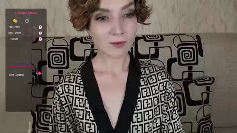 Snapshot of tinawincee chatting on 10-24-25, 05:04 Tina online show from 10-24-25, 05:04