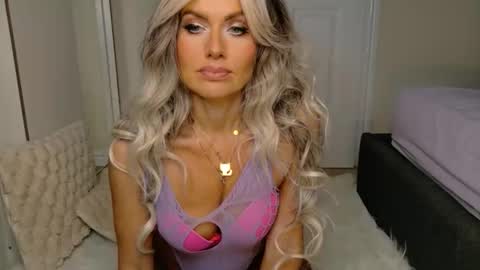 tinkerbell822 online show from 04-19-26, 07:07