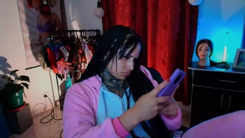 Snapshot of tinnadawson chatting on 01-05-26, 11:52 I AM BELLA ----------- follow my IG TINNS 69 online show from 01-05-26, 11:52