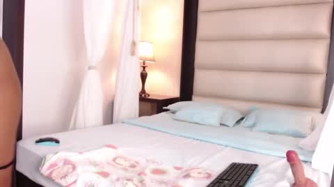 Snapshot of tinnataylor chatting on 10-10-25, 08:19 Tina online show from 10-10-25, 08:19