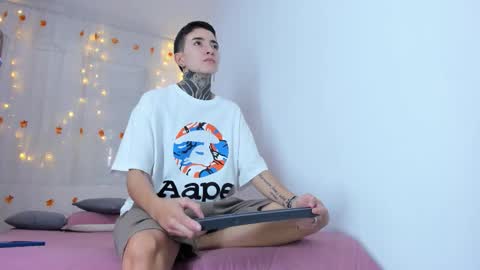 Snapshot of tinny_and_candy chatting on 11-07-25, 11:54 TINNY AND CANDY online show from 11-07-25, 11:54