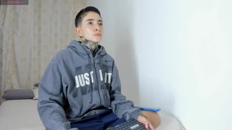 Snapshot of tinny_and_candy chatting on 11-16-25, 07:14 TINNY AND CANDY online show from 11-16-25, 07:14