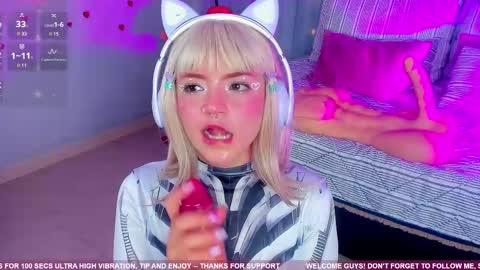 Emmy  blue berry1 online show from 02-17-25, 06:48