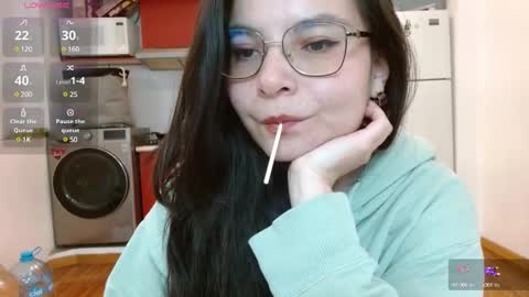 Tiny Caroline online show from 12-24-24, 04:33