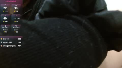 Tiny Caroline online show from 01-14-25, 07:06