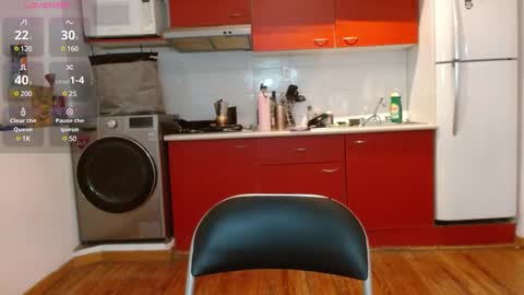 Tiny Caroline online show from 02-25-25, 09:35