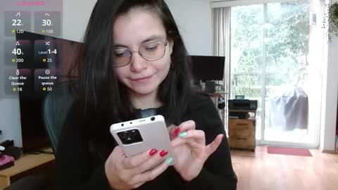 Tiny Caroline online show from 11-11-25, 09:37