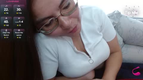 Tiny Caroline online show from 04-17-26, 09:07