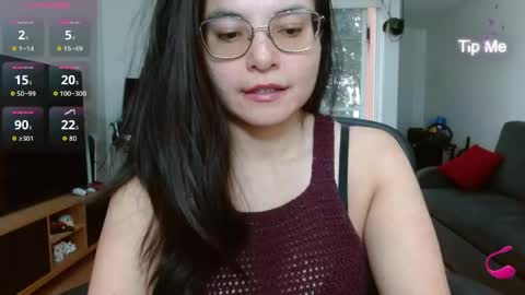 Tiny Caroline online show from 04-21-26, 10:23