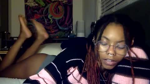 Snapshot of tiny_cupcake2 chatting on 12-13-25, 11:10 cupcake online show from 12-13-25, 11:10