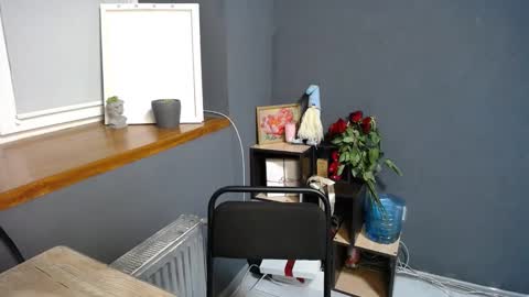 Gloria online show from 02-28-25, 02:53