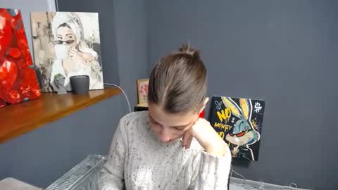 Gloria online show from 10-15-25, 06:02