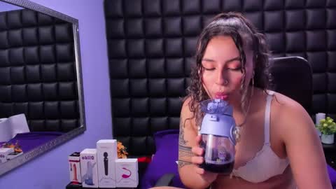 tiny online show from 10-10-25, 03:38