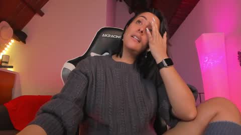 Ana Molly online show from 01-15-25, 04:15