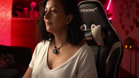 Ana Molly online show from 02-19-25, 12:25