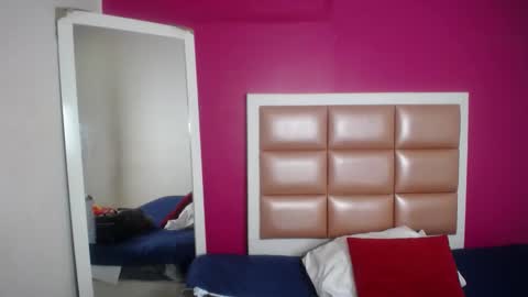 Snapshot of tiny_sarah1 chatting on 11-04-25, 04:33 tiny_sarah1 online show from 11-04-25, 04:33