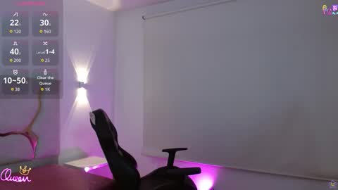 Snapshot of tiny_tay chatting on 02-24-26, 11:41 tiny_tay online show from 02-24-26, 11:41