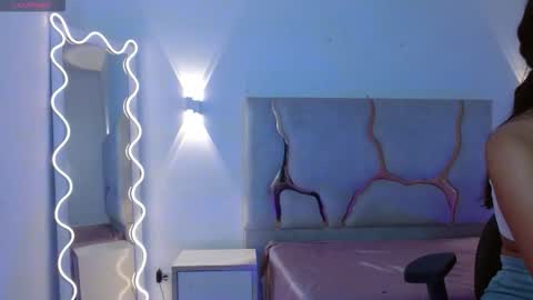 Snapshot of tiny_tay chatting on 03-01-26, 01:35 tiny_tay online show from 03-01-26, 01:35