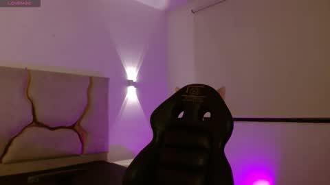 Snapshot of tiny_tay chatting on 03-08-26, 11:36 tiny_tay online show from 03-08-26, 11:36