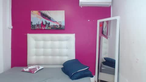 tiny_whore18 online show from 01-09-26, 06:16