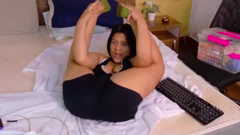 tiny_whore18 online show from 06-10-26, 03:11