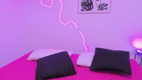 TinyCurlQueen online show from 12-15-25, 01:37