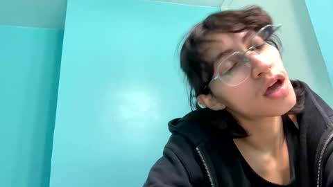 tinyhairycherry online show from 10-21-25, 04:24