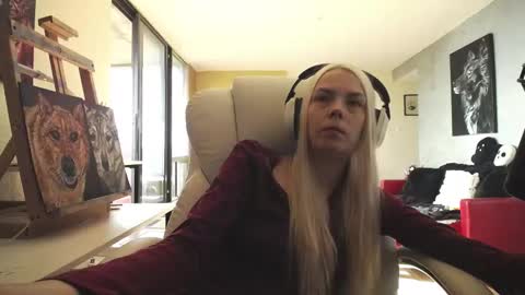 Snapshot of tinykylie chatting on 09-26-25, 07:18 stage Kylie Sinner brand CLITBAIT online show from 09-26-25, 07:18