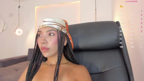 Luna  online show from 01-21-25, 02:05