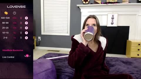 Snapshot of tinyvixxen chatting on 01-15-25, 02:49 V - Read the bio please thanks. online show from 01-15-25, 02:49