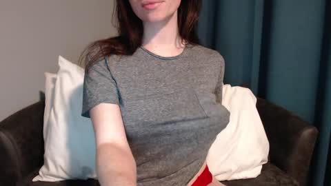 Snapshot of tinyytina chatting on 12-15-24, 04:29 TinyyTina online show from 12-15-24, 04:29