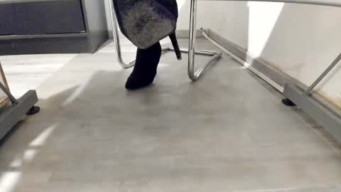 Snapshot of tired33 chatting on 01-11-26, 04:23 Anna online show from 01-11-26, 04:23