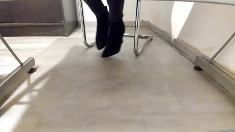 Snapshot of tired33 chatting on 02-14-26, 03:14 Anna online show from 02-14-26, 03:14