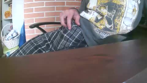 Snapshot of tisis80 chatting on 10-13-25, 08:03 tisis80 online show from 10-13-25, 08:03